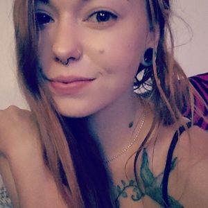 Meet your Posher, Kayla